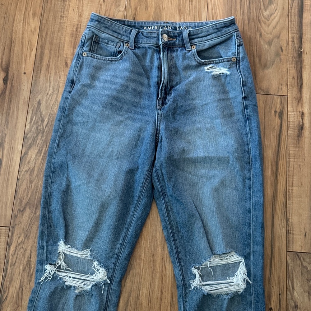 American Eagle Outfitters Distressed Blue Mom Jeans - Picture 4 of 6
